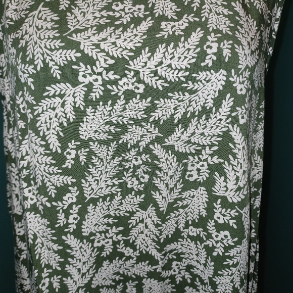 Old navy tank top - Picture 3 of 4